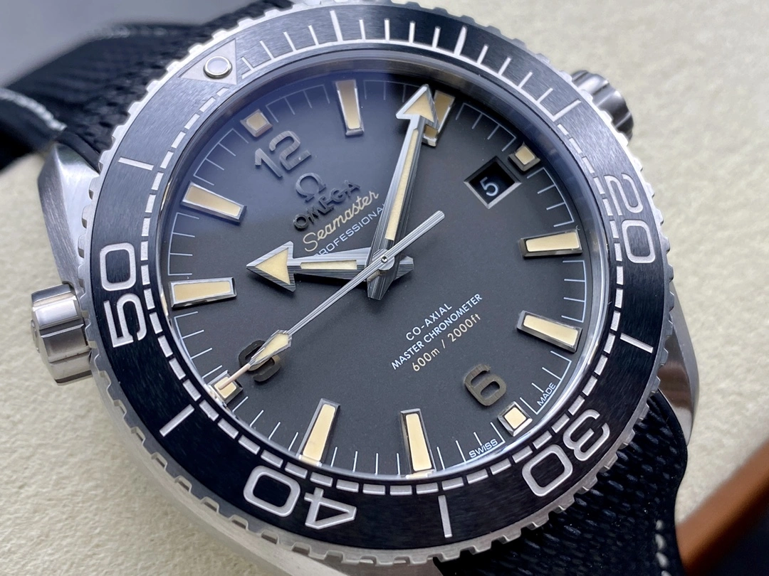 CBD Factory Omega Seamaster Planet Ocean 600M 43.5mm Gunmetal Grey Dial Brushed Bezel (215.32.44.21.01.002) 1:1 Super Clone – DD8900 Movement Breathable 300